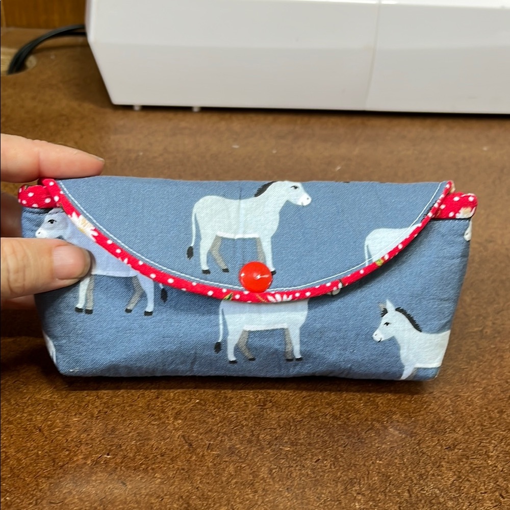 Donkey Eyeglass Case - Blue and Red